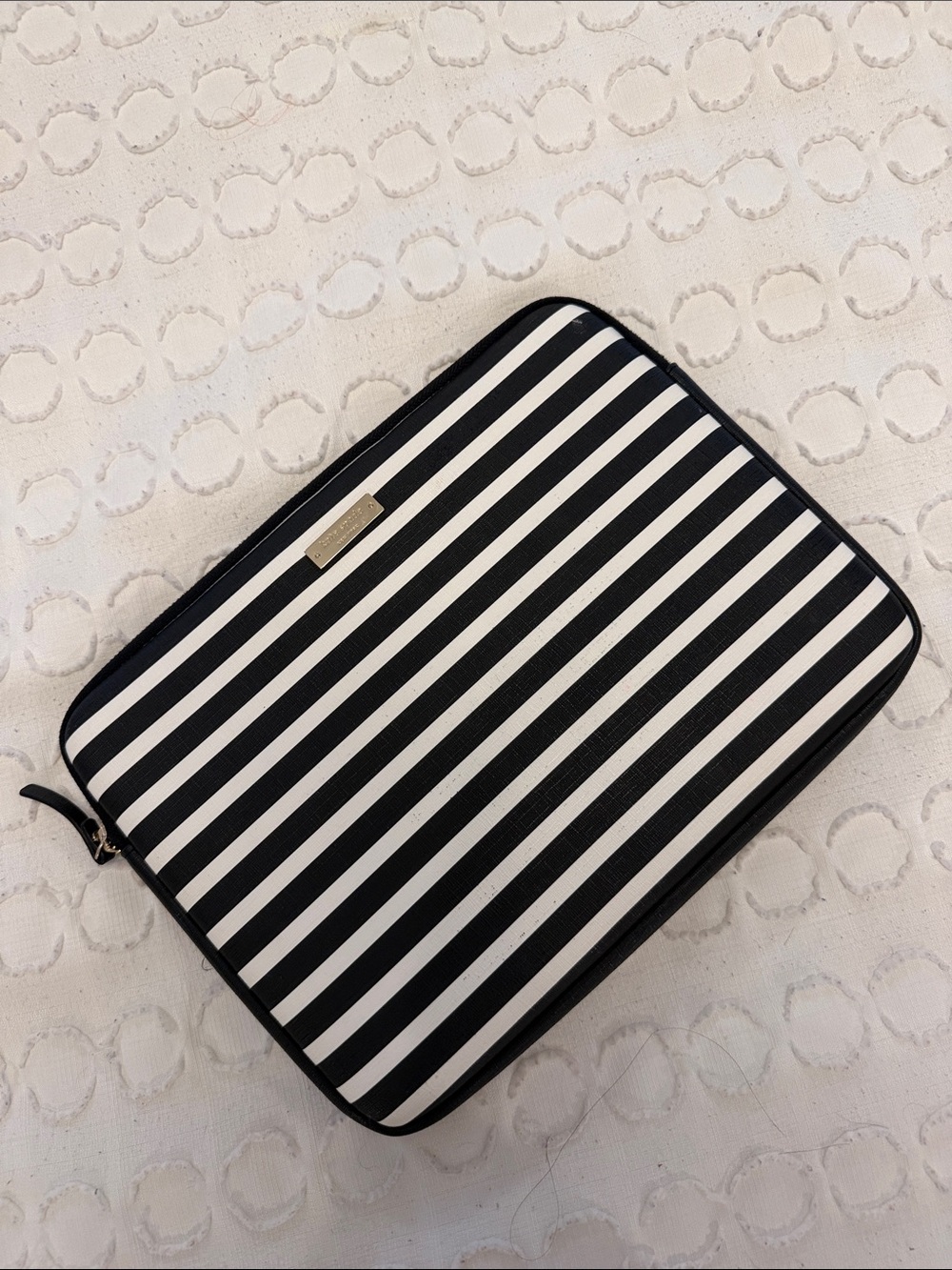 Kate Spade ♠️ Striped Black & White Zip Tablet Pouch